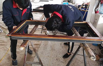 铝木门窗定制案例：江西南昌90平方的别墅门窗