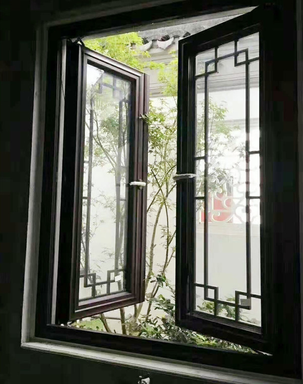 仿古式园林门窗.jpg