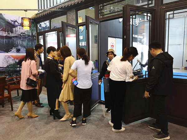 江苏铝合金仿古门窗.jpg
