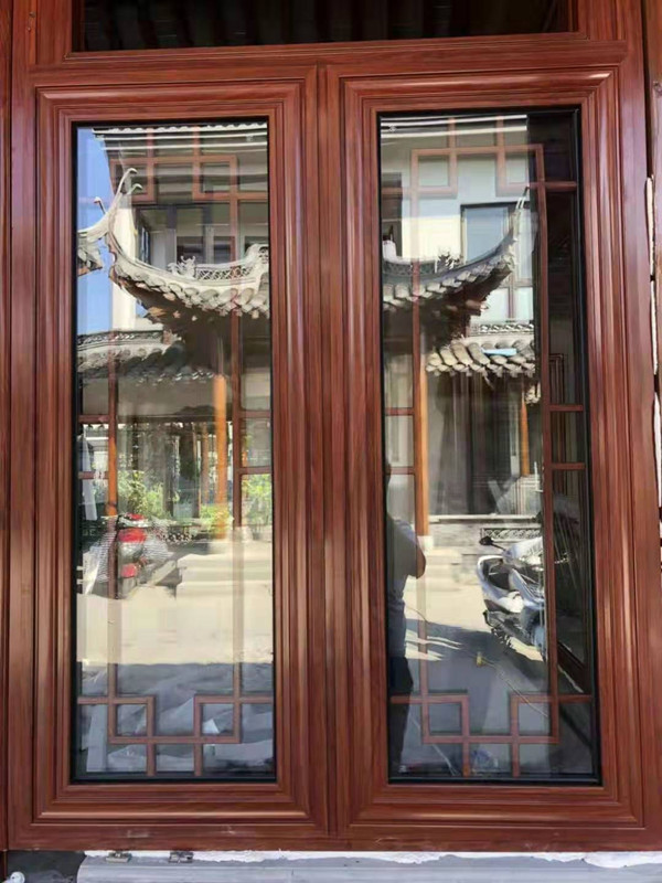 热转印铝合金仿古建筑门窗.jpg