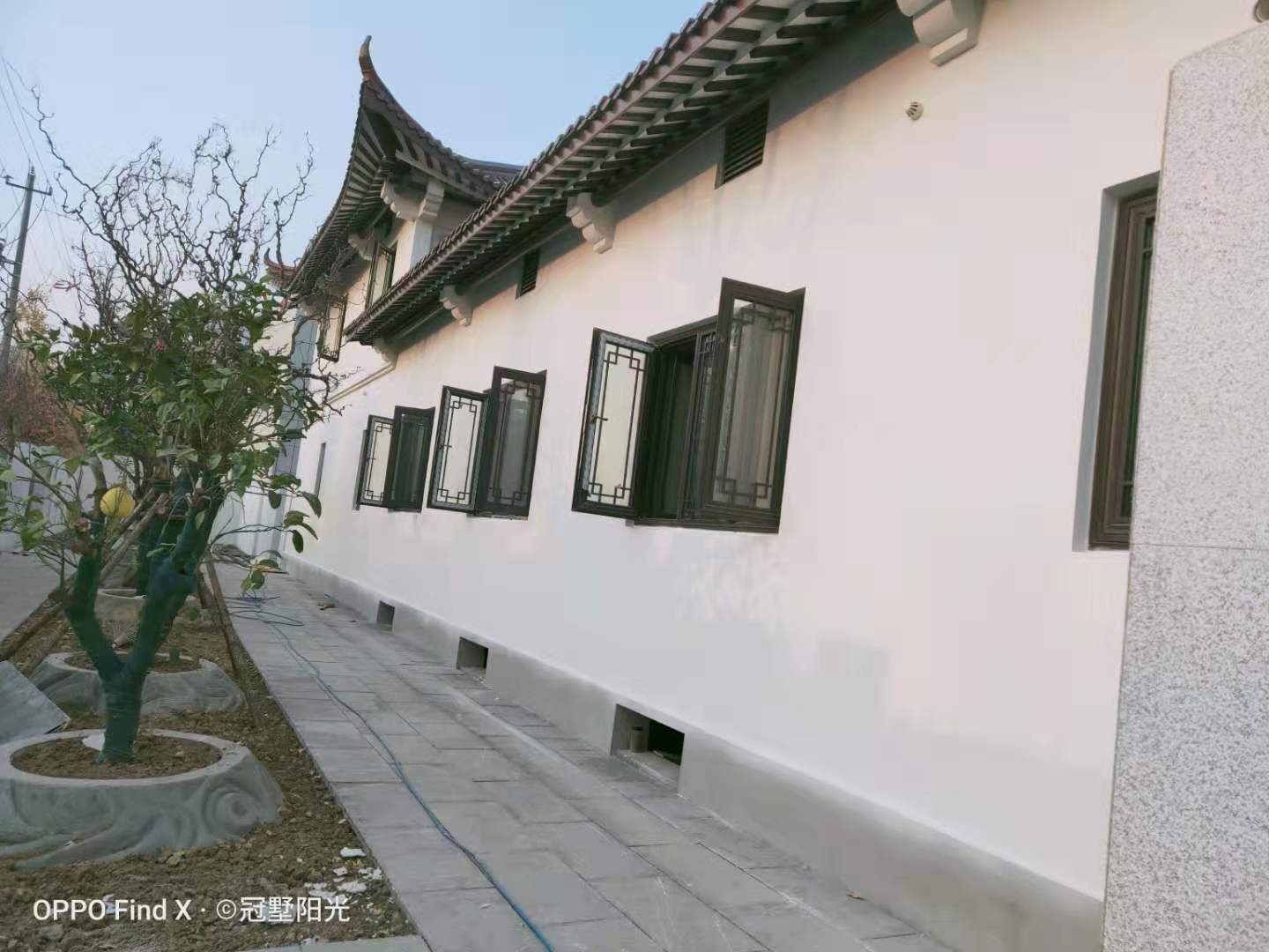 定制铝合金仿古门窗.jpg