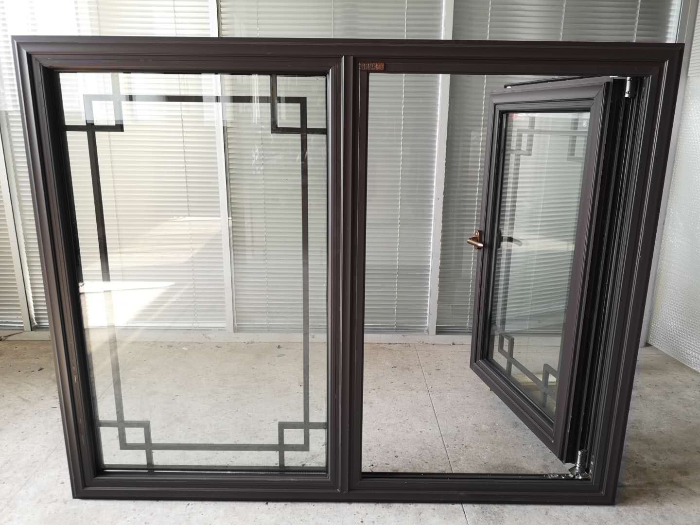 新中式仿古门窗玻璃是双层的吗