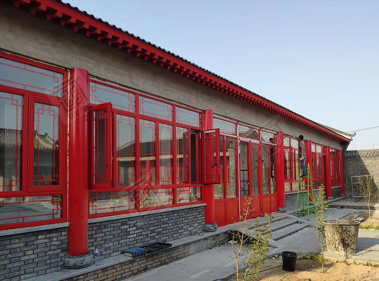 仿古花格门窗批发价格.jpg