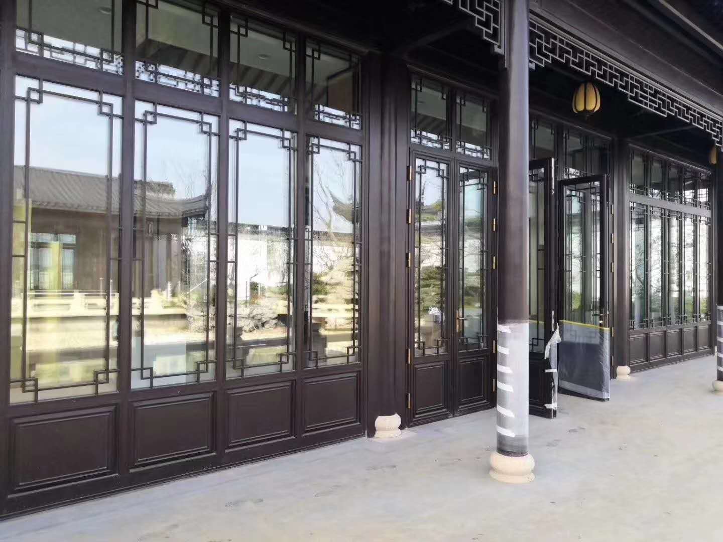 济南仿古中式花格门窗_厂家制作铝合金花格门窗.jpg