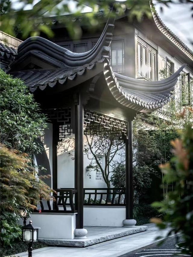 中式青砖小院仿古门窗，仿古徽派门窗美出天际.jpg