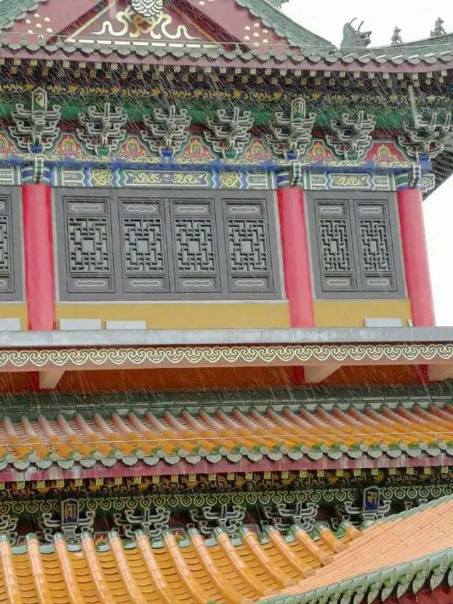 铝合金仿古寺庙门窗，禅意依旧.jpg